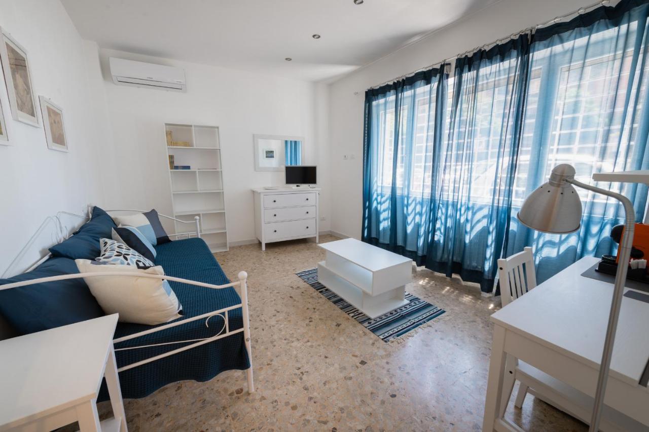 Casa Rosa Beige E Blu Apartment Рим Екстериор снимка