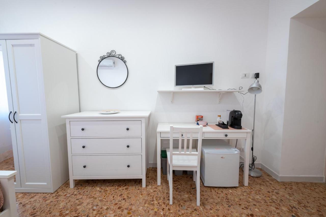 Casa Rosa Beige E Blu Apartment Рим Екстериор снимка