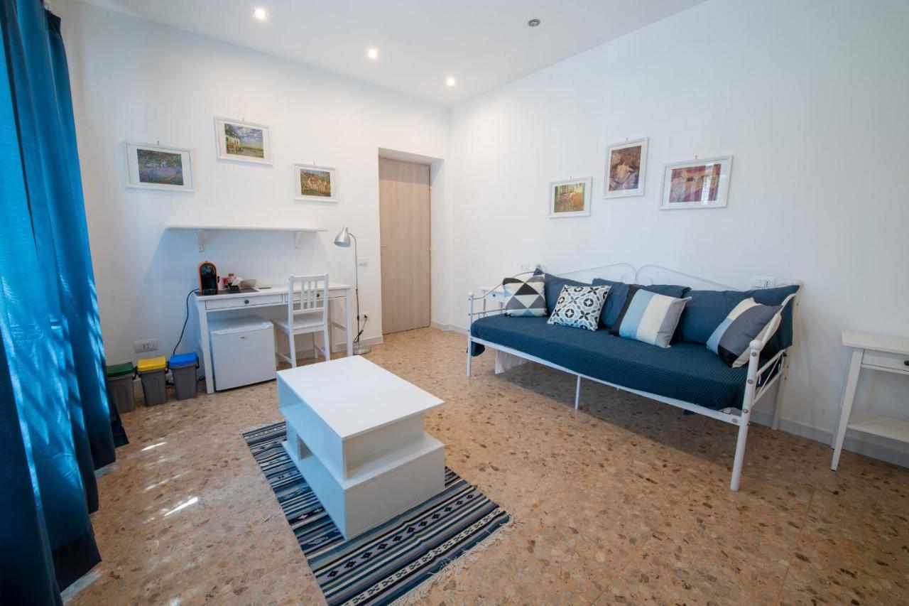 Casa Rosa Beige E Blu Apartment Рим Екстериор снимка