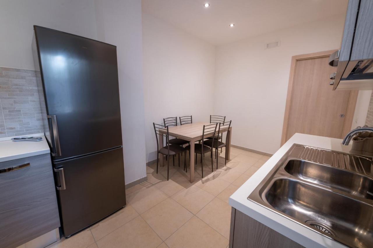 Casa Rosa Beige E Blu Apartment Рим Екстериор снимка