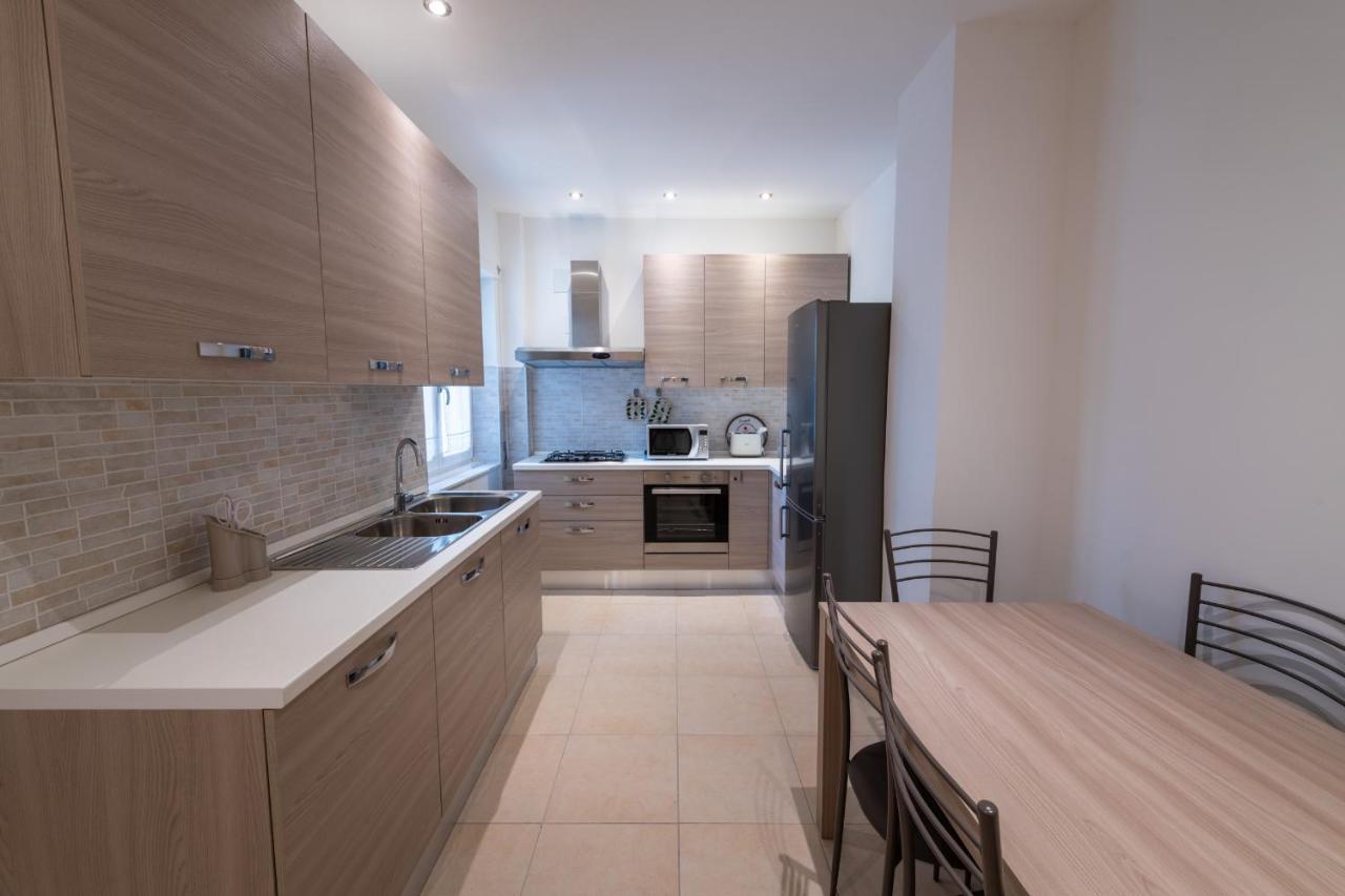Casa Rosa Beige E Blu Apartment Рим Екстериор снимка