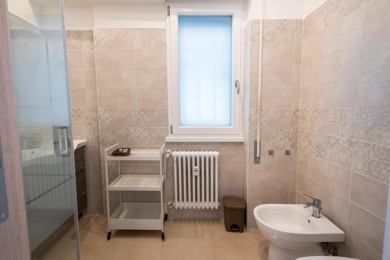 Casa Rosa Beige E Blu Apartment Рим Екстериор снимка